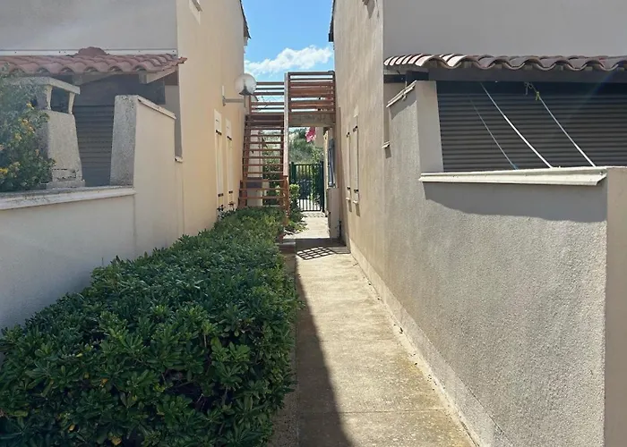 Mooie Plek Direct Aan Het In Zuid Frankrijk Appartamento